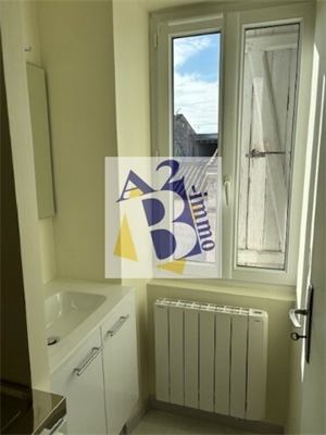 studio à la location -   16000  ANGOULEME, surface 19 m2 location studio - UBI473987162